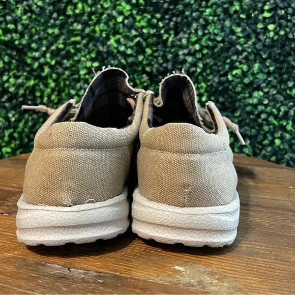 Mr. J Men’s Shoes - Size 9 - Picture 3 of 6